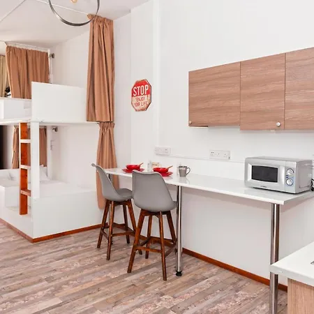 The Harbour Private Cabins And Hostal Protaras