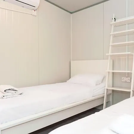 The Harbour Private Cabins And Hostal Protaras