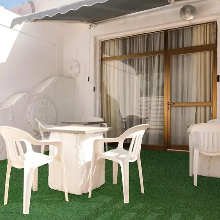 The Harbour Private Cabins And Hostel Protaras