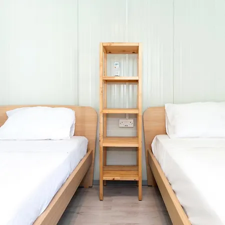 Hostel The Harbour Private Cabins And