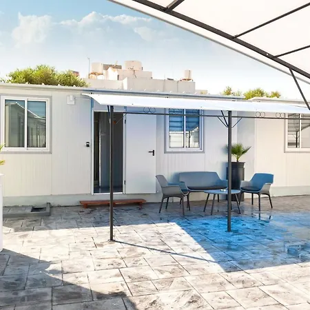 Hostel The Harbour Private Cabins And Protaras